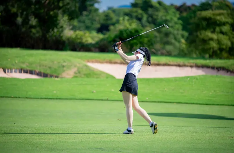2023-womens-golfer