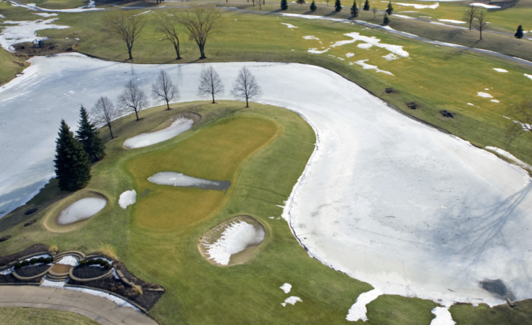 冬でもスイングを崩さないコツはある