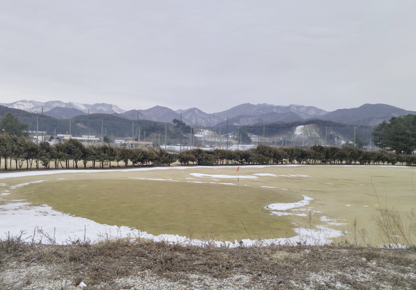 飛距離が落ちるのは体も道具も冬仕様になっていないから